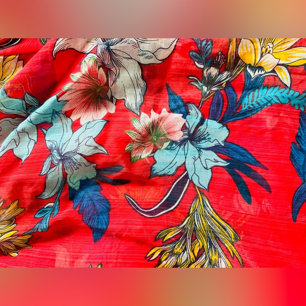 Vibrant floral blouse - Picture 4 of 6